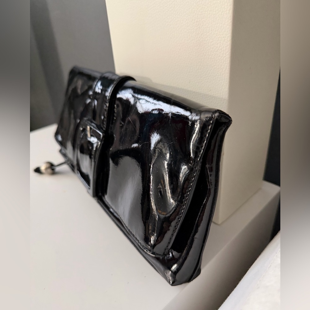 Kenneth Cole Reaction Glossy Black Patent Leather Clutch with Pockets - Picture 3 of 8